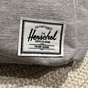 Herschel Supply Day Pack Crossbody